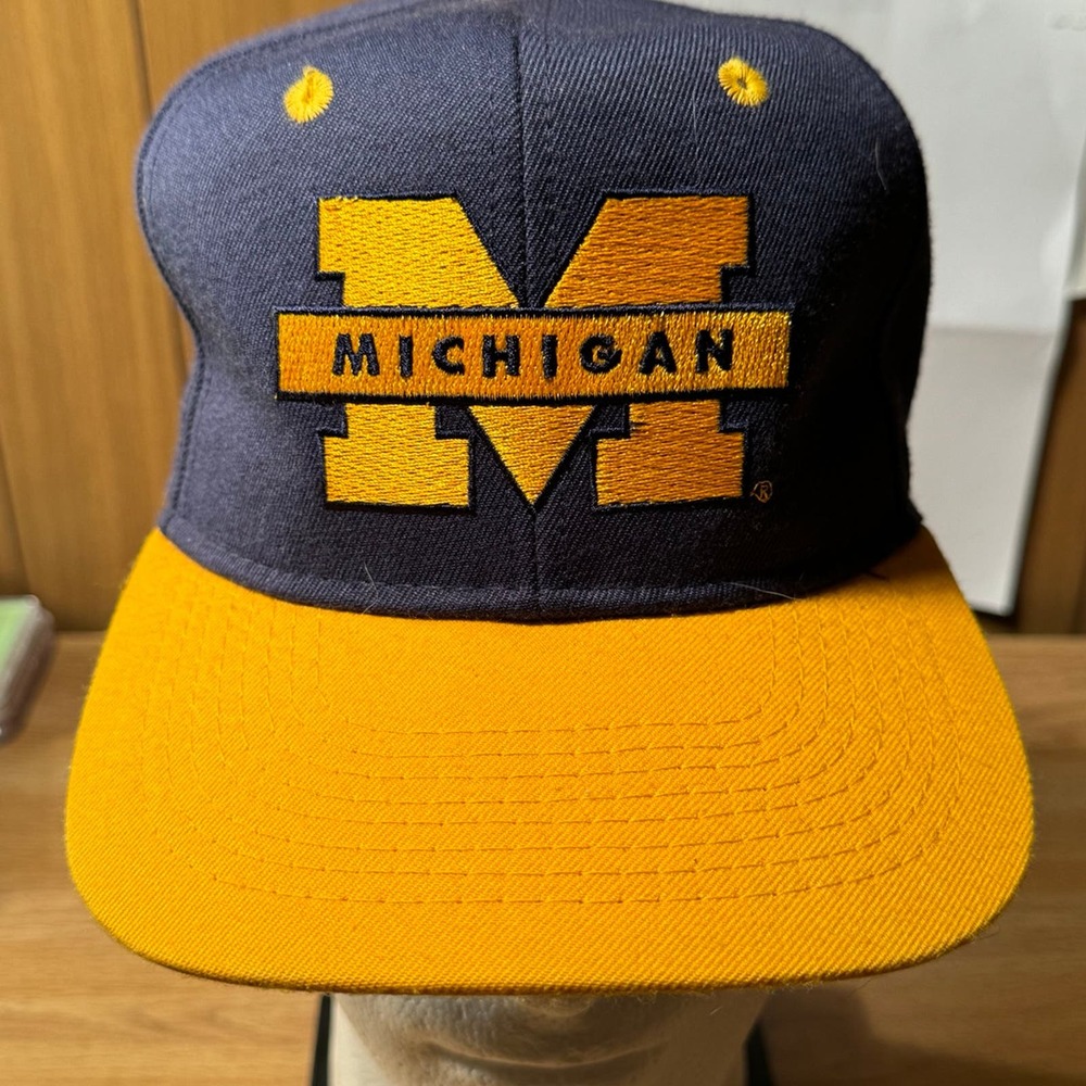 Vintage University of Michigan Wolverines #1 Apparel Fitted Hat 6 7/8‎ USA